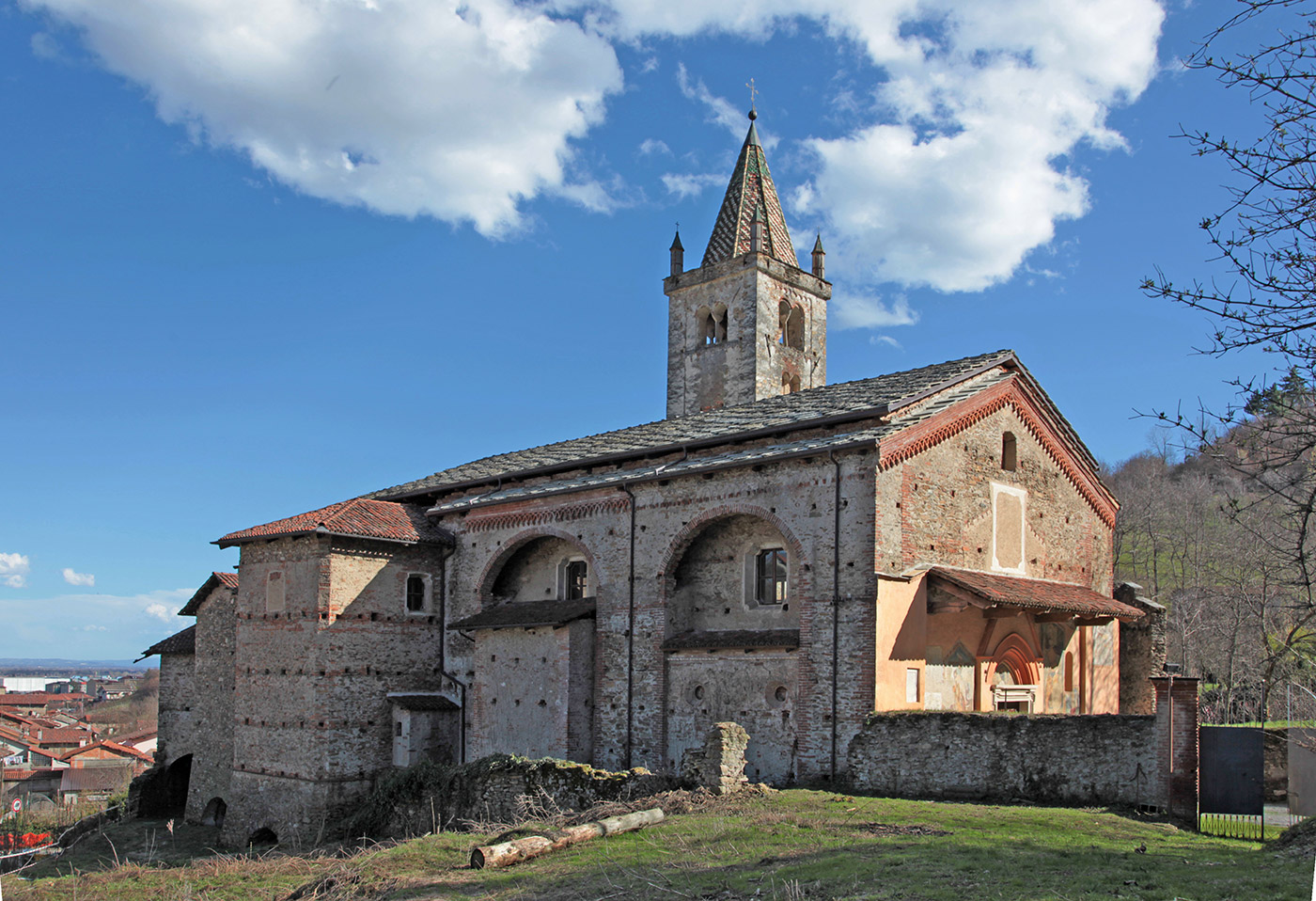 esterno antica parrocchiale verzuolo